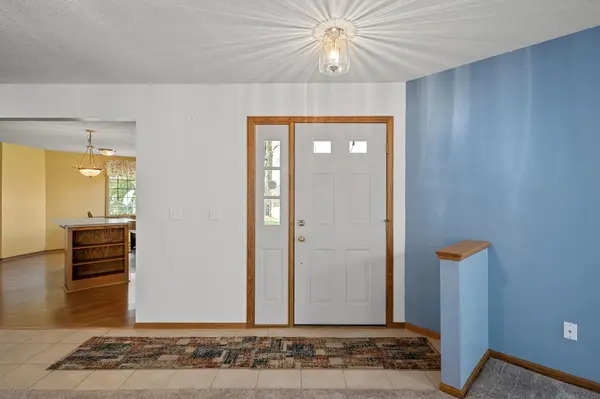 1904 Beebe RD, Maplewood, MN 55109