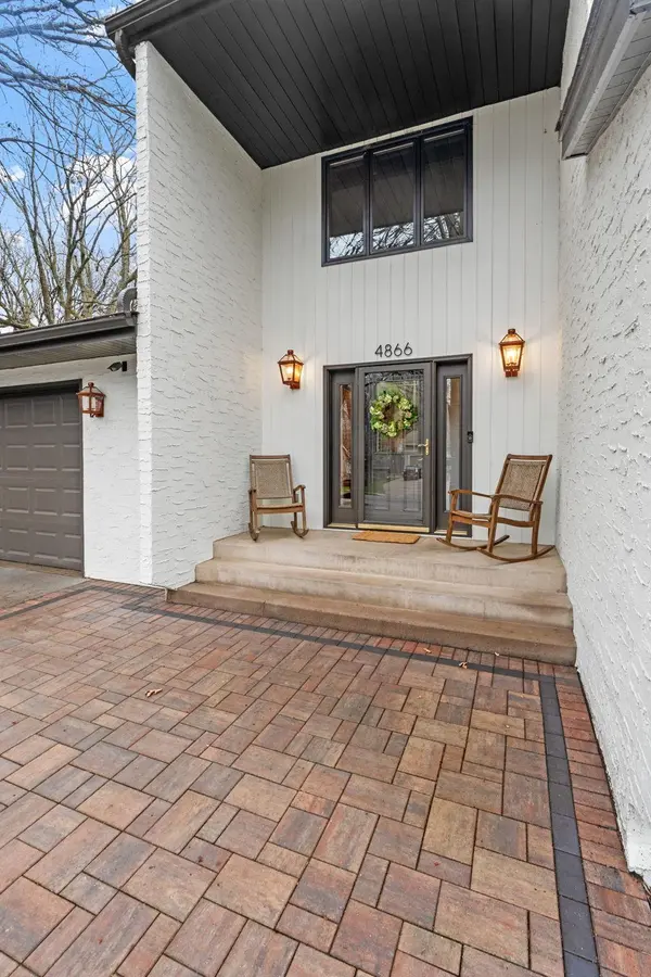 4866 Nottingham PL, Shoreview, MN 55126