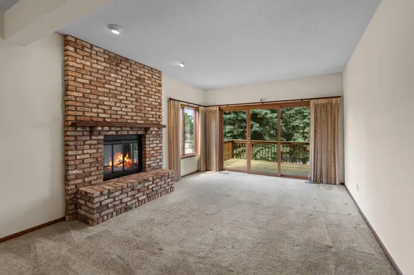 2405 Dianna LN, Little Canada, MN 55117