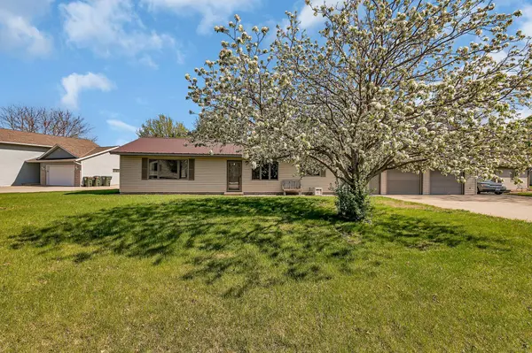 180 Meadowlark LN SW, Melrose, MN 56352