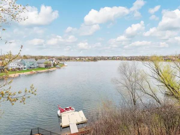 15968 Hyland Pointe CT, Apple Valley, MN 55124
