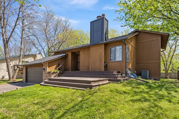 6518 Kilmer LN N, Maple Grove, MN 55369