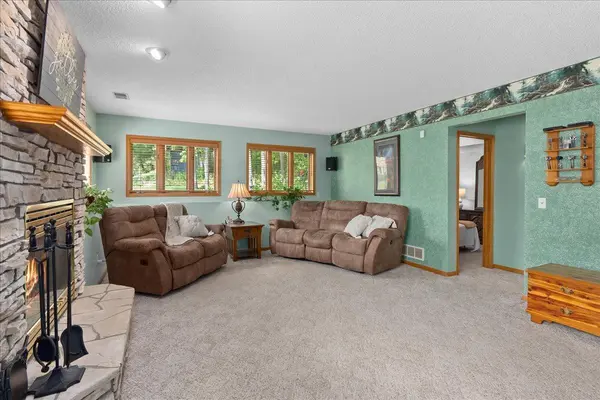 4416 Helmo AVE N, Oakdale, MN 55128