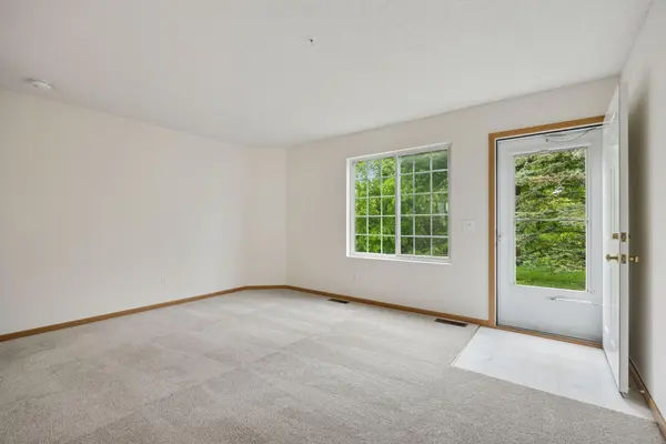 9110 Terra Verde TRL, Eden Prairie, MN 55347