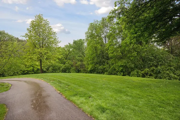 9110 Terra Verde TRL, Eden Prairie, MN 55347