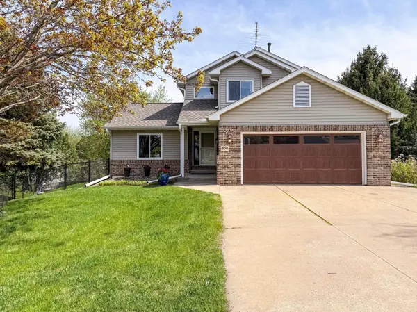 800 3 1/2 AVE NW, Byron, MN 55920