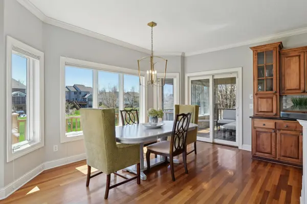 2290 Gold PT, Victoria, MN 55386