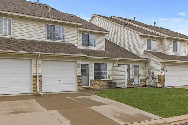 2336 Affirmed DR, Shakopee, MN 55379