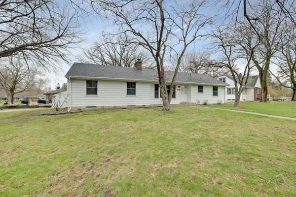 1245 Oakcrest AVE, Roseville, MN 55113