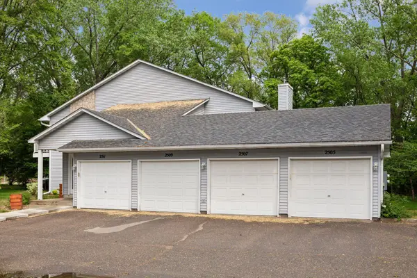 2509 Innsbruck TRL, New Brighton, MN 55112