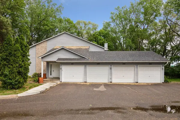 2509 Innsbruck TRL, New Brighton, MN 55112