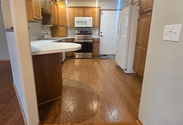 208 Valley View DR SE, Willmar, MN 56201