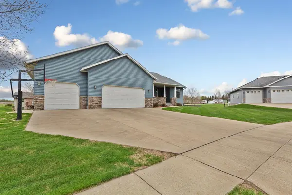 375 Hickory LN NE, Owatonna, MN 55060