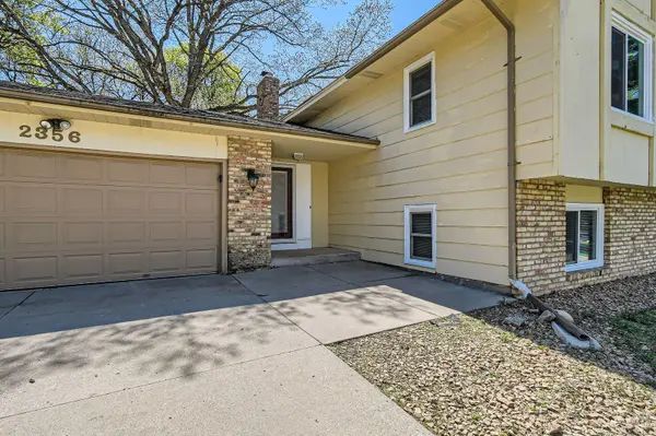 2356 Teakwood DR E, Maplewood, MN 55119