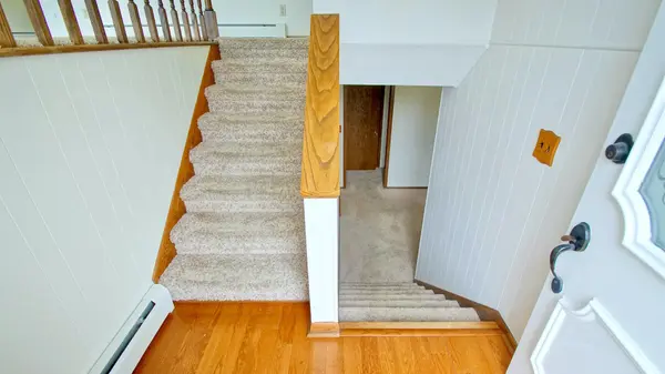2010 Twin Bluff RD, Red Wing, MN 55066