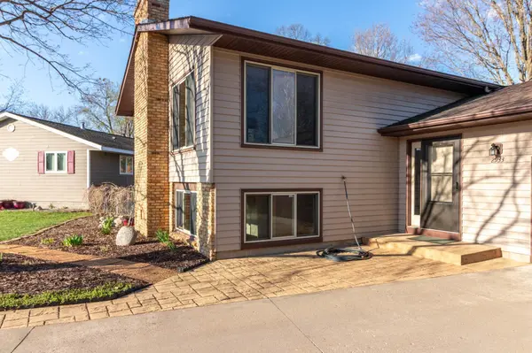 2933 Monroe PL, Saint Cloud, MN 56303