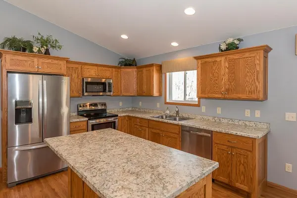 10098 Pin Oak LN, Brainerd, MN 56401