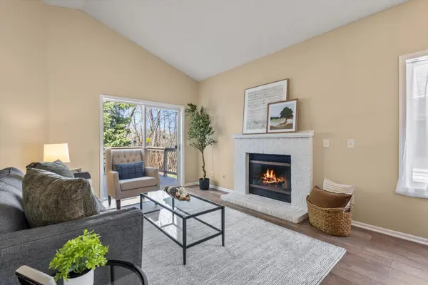 280 Blue Heron LN, Woodbury, MN 55125