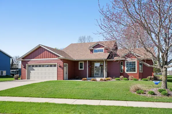 2797 Ocarina DR, Sauk Rapids, MN 56379