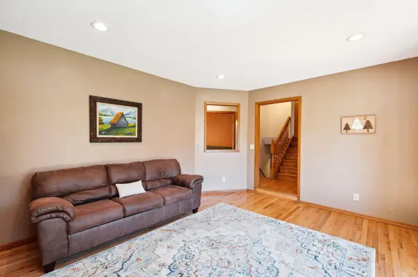 5020 W 139th ST, Savage, MN 55378