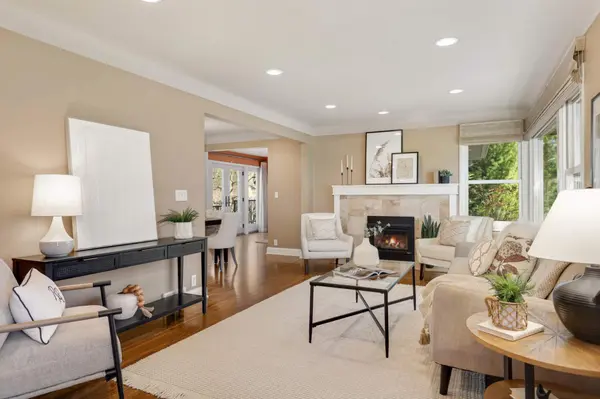 17001 The Strand, Minnetonka, MN 55345