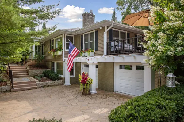 17001 The Strand, Minnetonka, MN 55345