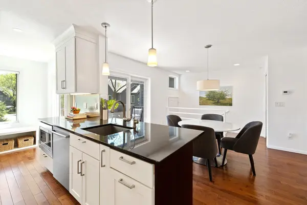 2218 Sherwood CT, Minnetonka, MN 55305