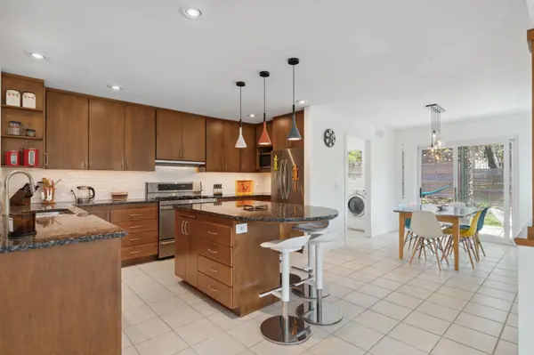 15623 Randall LN, Minnetonka, MN 55345