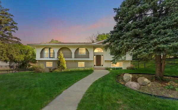 1920 Kyle PL, Golden Valley, MN 55422