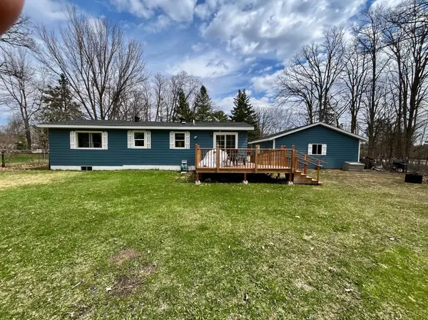 445 NE 2nd AVE, Cohasset, MN 55721