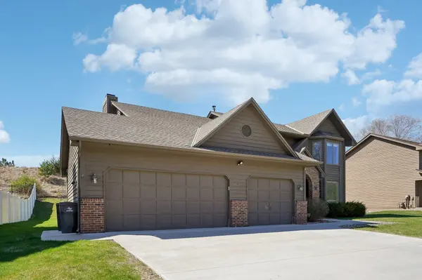 10847 Jackson DR, Eden Prairie, MN 55347