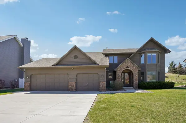 10847 Jackson DR, Eden Prairie, MN 55347