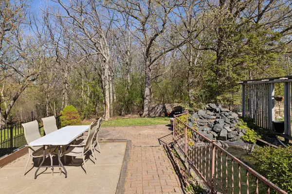 1574 Lakewood DR N, Maplewood, MN 55119