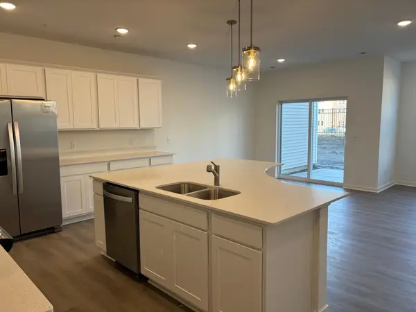1739 Hauer TRL, Shakopee, MN 55379