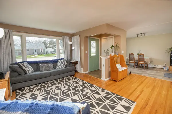 604 N Mantorville Ave, Kasson, MN 55944