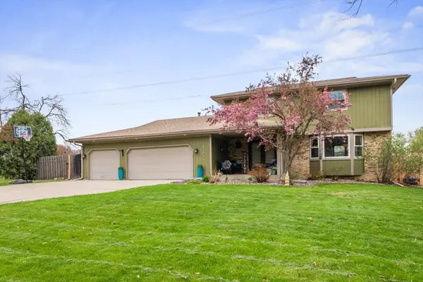1295 Vildmark DR, Eagan, MN 55123
