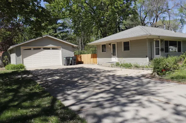 10424 Washburn AVE S, Bloomington, MN 55431