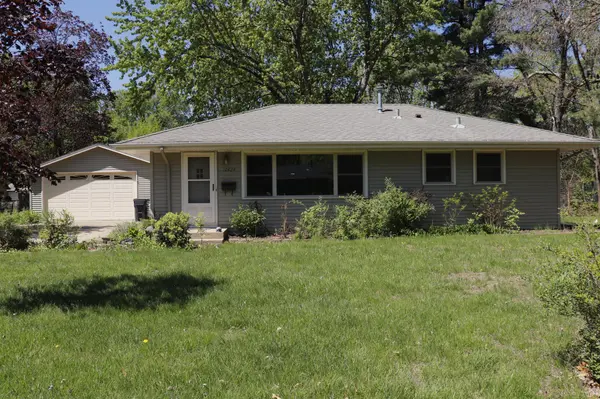 10424 Washburn AVE S, Bloomington, MN 55431