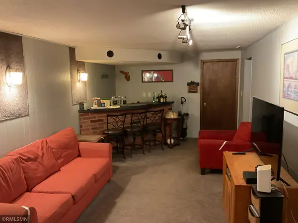 1398 Sophia AVE E, Maplewood, MN 55109