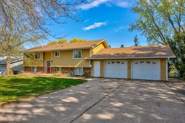 1230 Lokhorst ST, Baldwin, WI 54002