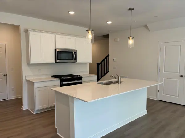 1763 Hauer TRL, Shakopee, MN 55379