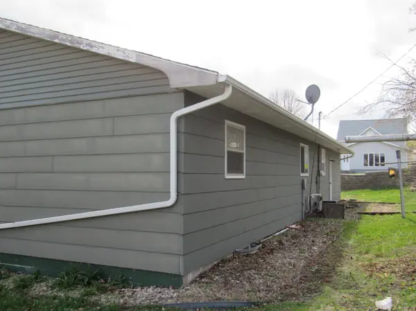 420 Carlton AVE, Chandler, MN 56122