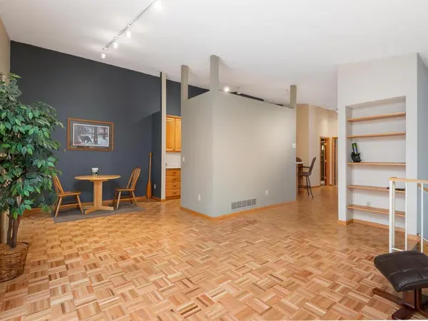 5558 Bimini DR, Minnetonka, MN 55343