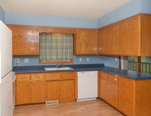 8608 49th AVE N, New Hope, MN 55428