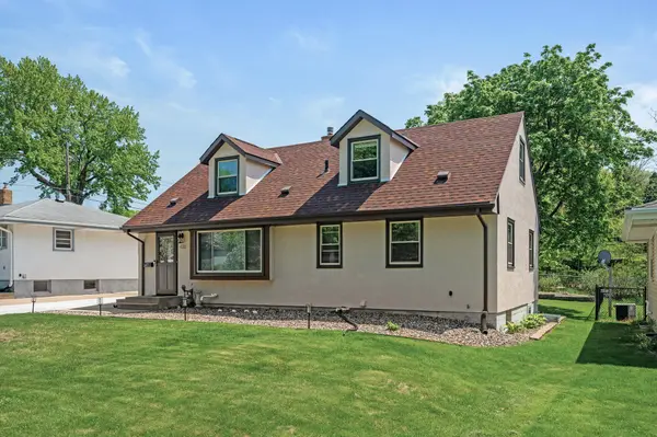 420 Ruby DR, West Saint Paul, MN 55118