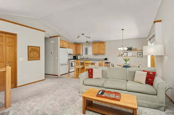 6633 Harlan DR, Eden Prairie, MN 55346
