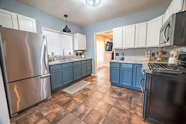 667 E Main ST, Ellsworth, WI 54011