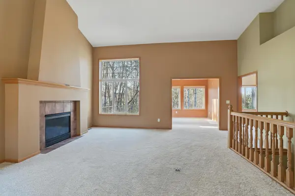 1191 Sterling CIR N, Maplewood, MN 55119