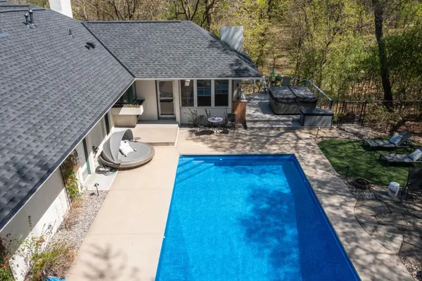 2226 Oakland RD, Minnetonka, MN 55305