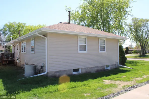 7100 Grimes AVE N, Brooklyn Center, MN 55429